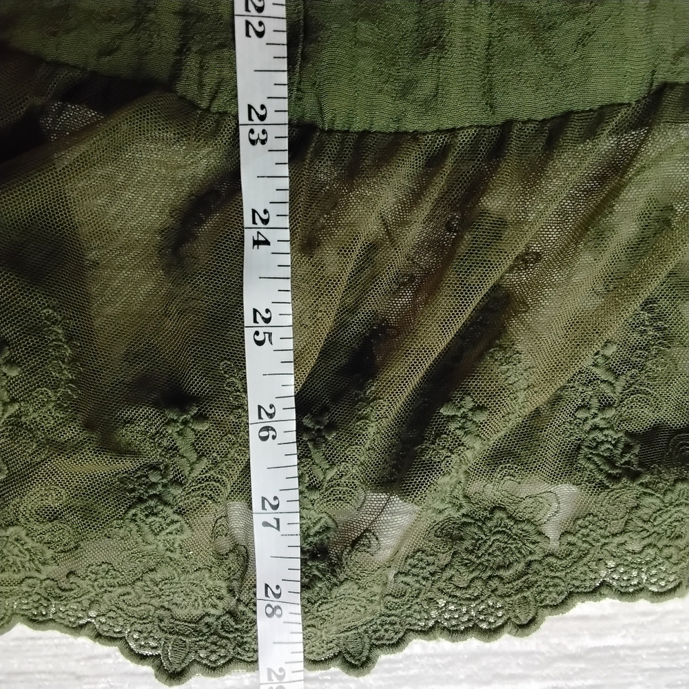 Doe & Rae Large Olive Green Puff Cold Shoulder Sleeve Blouse - Picture 7 of 10